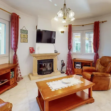 Gabriela By Family Homes Vila Denia