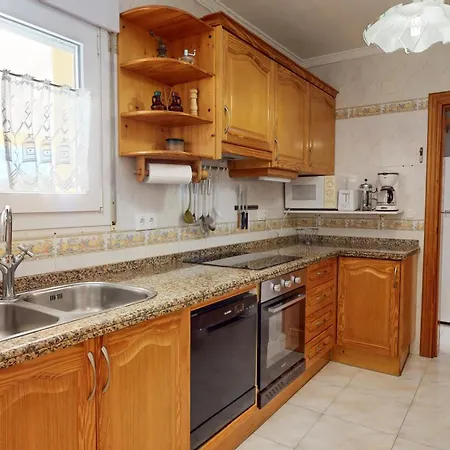 Gabriela By Family Homes Vila