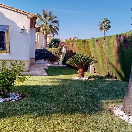 Gabriela By Family Homes Vila